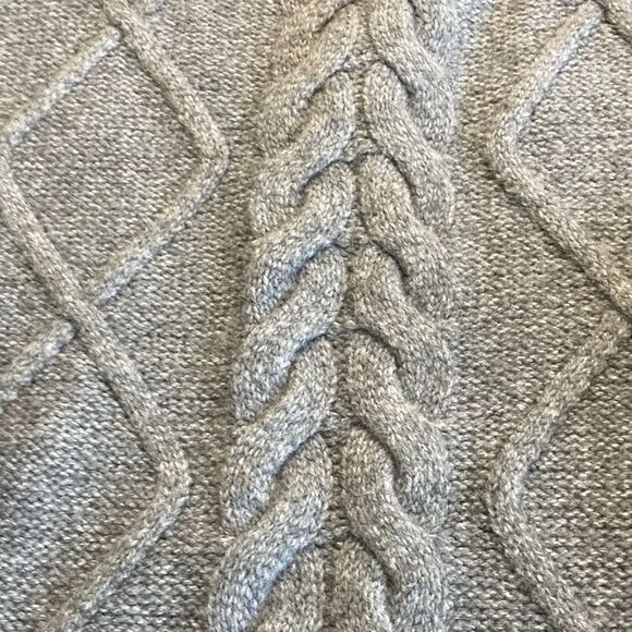 NWT OLD NAVY L Stretchy Cable Knit Sweater - Picture 5 of 14